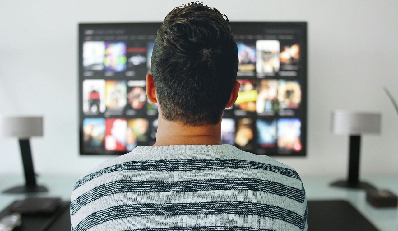 8 Ways to Hook YouTube Viewers in the First 5 Seconds